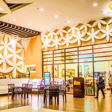 Aziza Paradise Hotel Puerto Princesa Bagian luar foto
