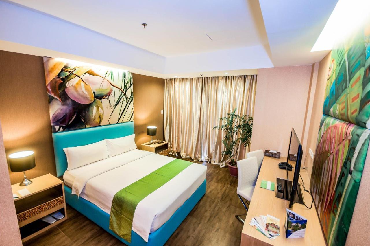 Aziza Paradise Hotel Puerto Princesa Bagian luar foto