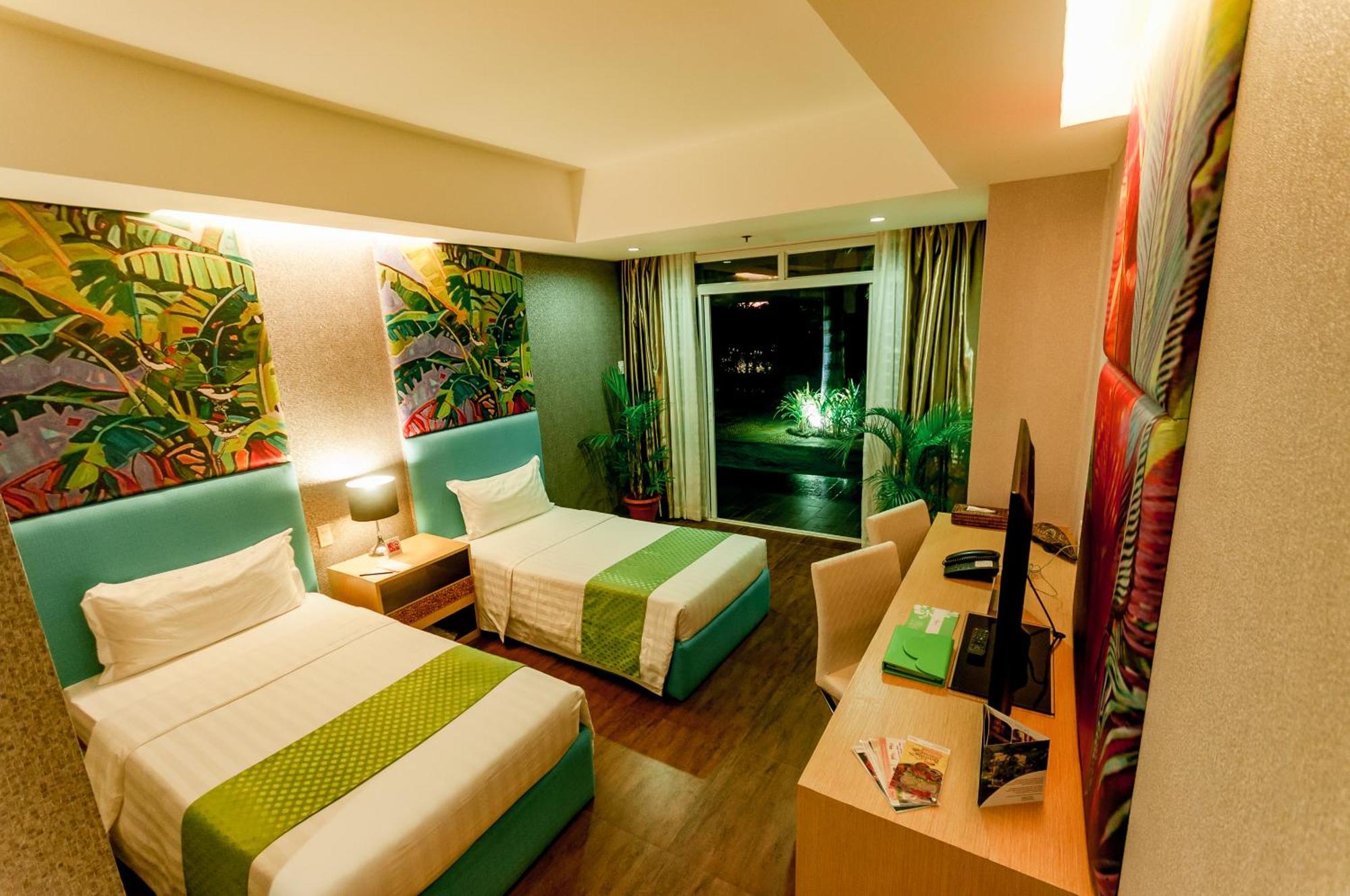 Aziza Paradise Hotel Puerto Princesa Bagian luar foto