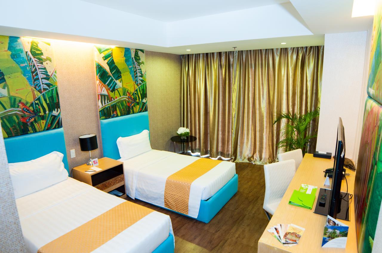 Aziza Paradise Hotel Puerto Princesa Bagian luar foto