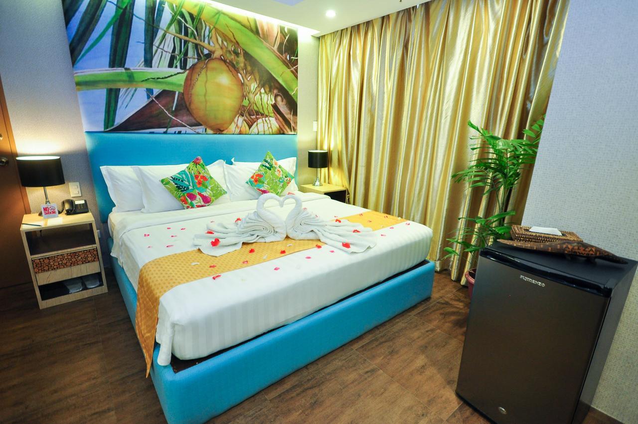 Aziza Paradise Hotel Puerto Princesa Bagian luar foto