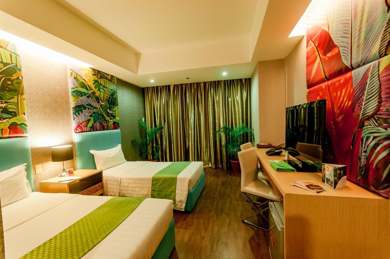 Aziza Paradise Hotel Puerto Princesa Bagian luar foto