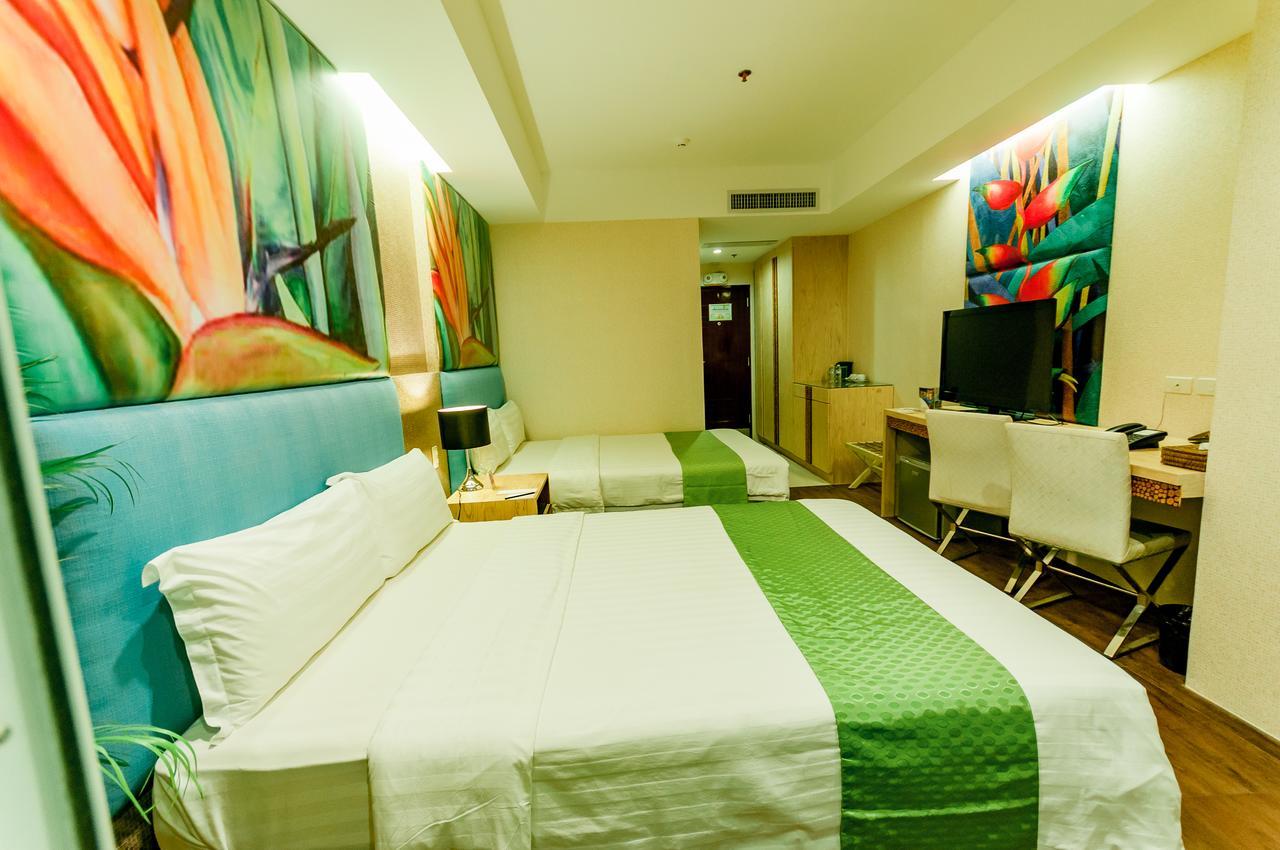 Aziza Paradise Hotel Puerto Princesa Bagian luar foto