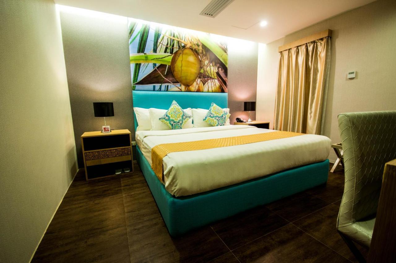 Aziza Paradise Hotel Puerto Princesa Bagian luar foto