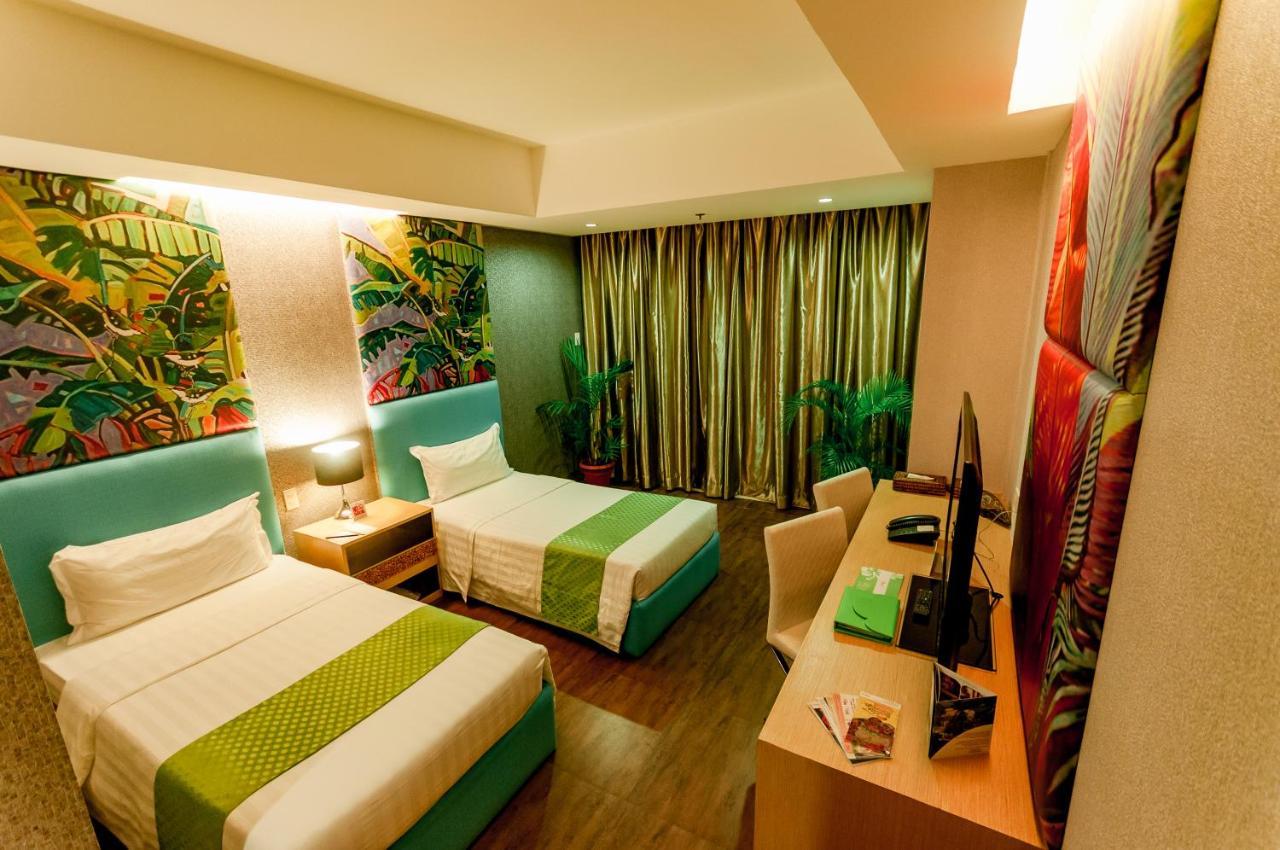 Aziza Paradise Hotel Puerto Princesa Bagian luar foto